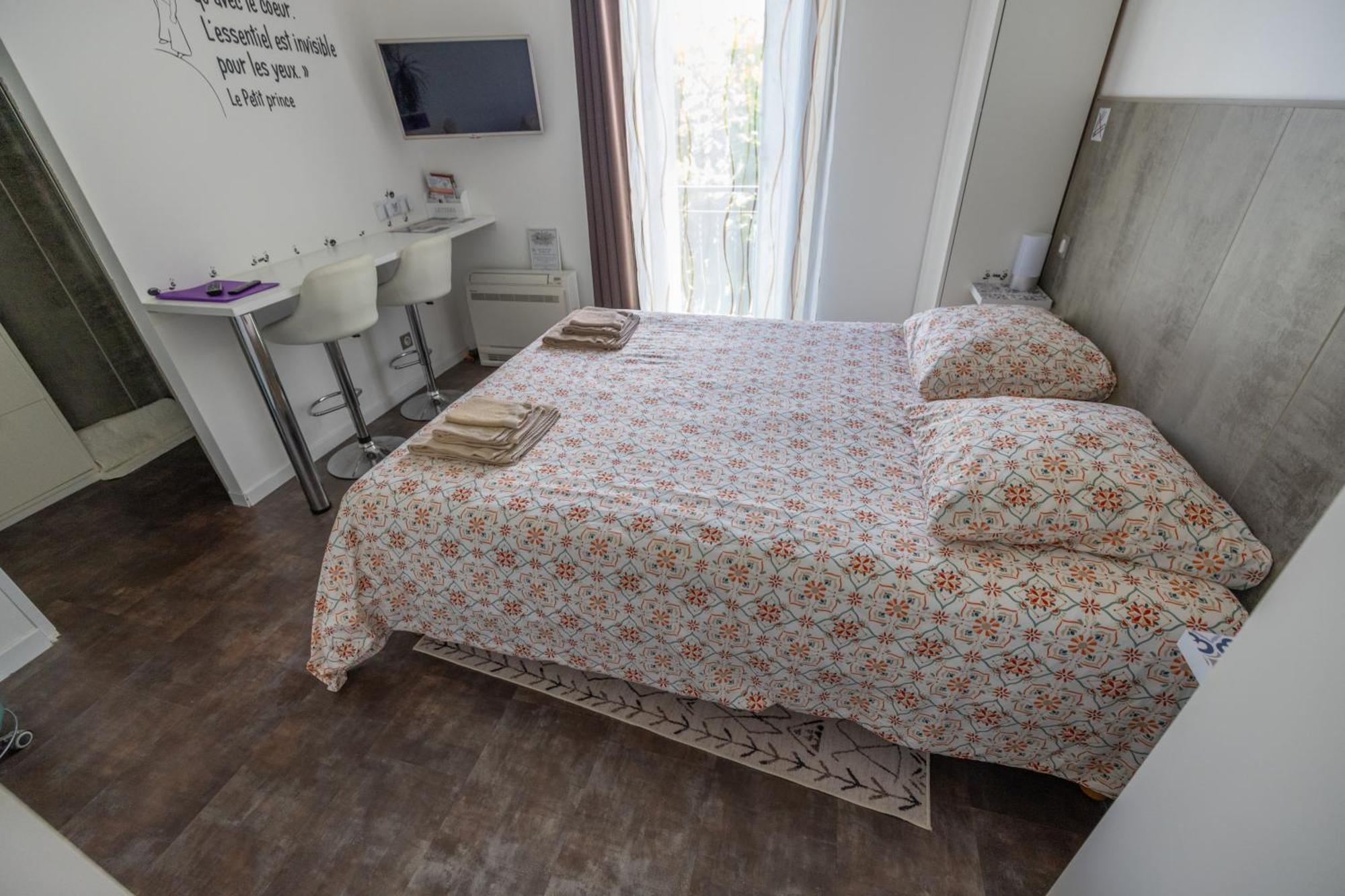 Maison D'Hotes Coeur D'Herault - Gite Et Chambres D'Hotes - Spa & Massages Peret Ruang foto