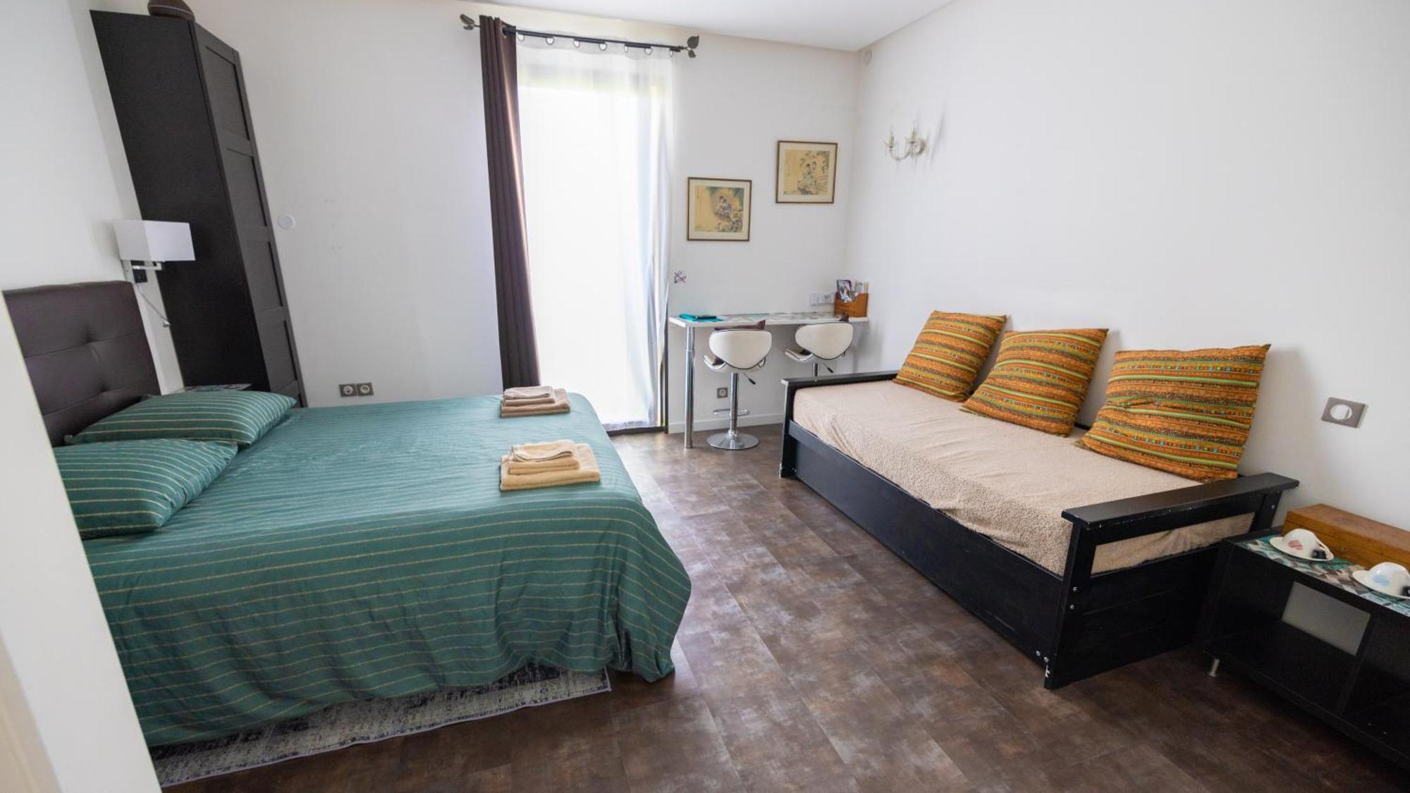 Maison D'Hotes Coeur D'Herault - Gite Et Chambres D'Hotes - Spa & Massages Peret Ruang foto