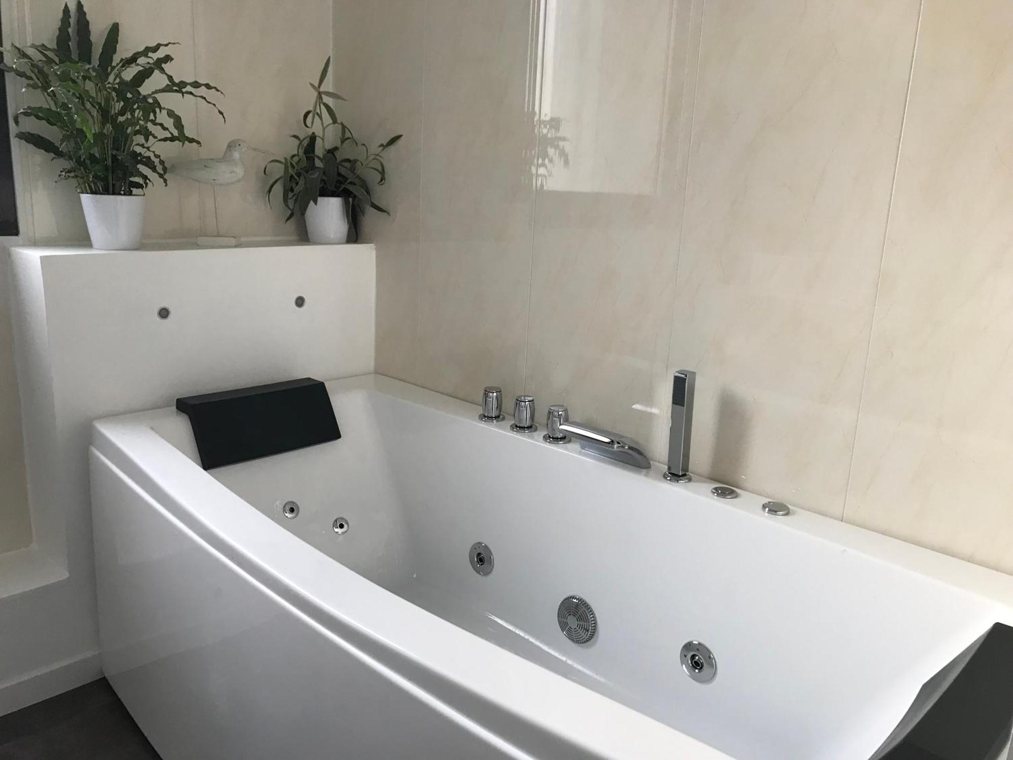 Maison D'Hotes Coeur D'Herault - Gite Et Chambres D'Hotes - Spa & Massages Peret Ruang foto
