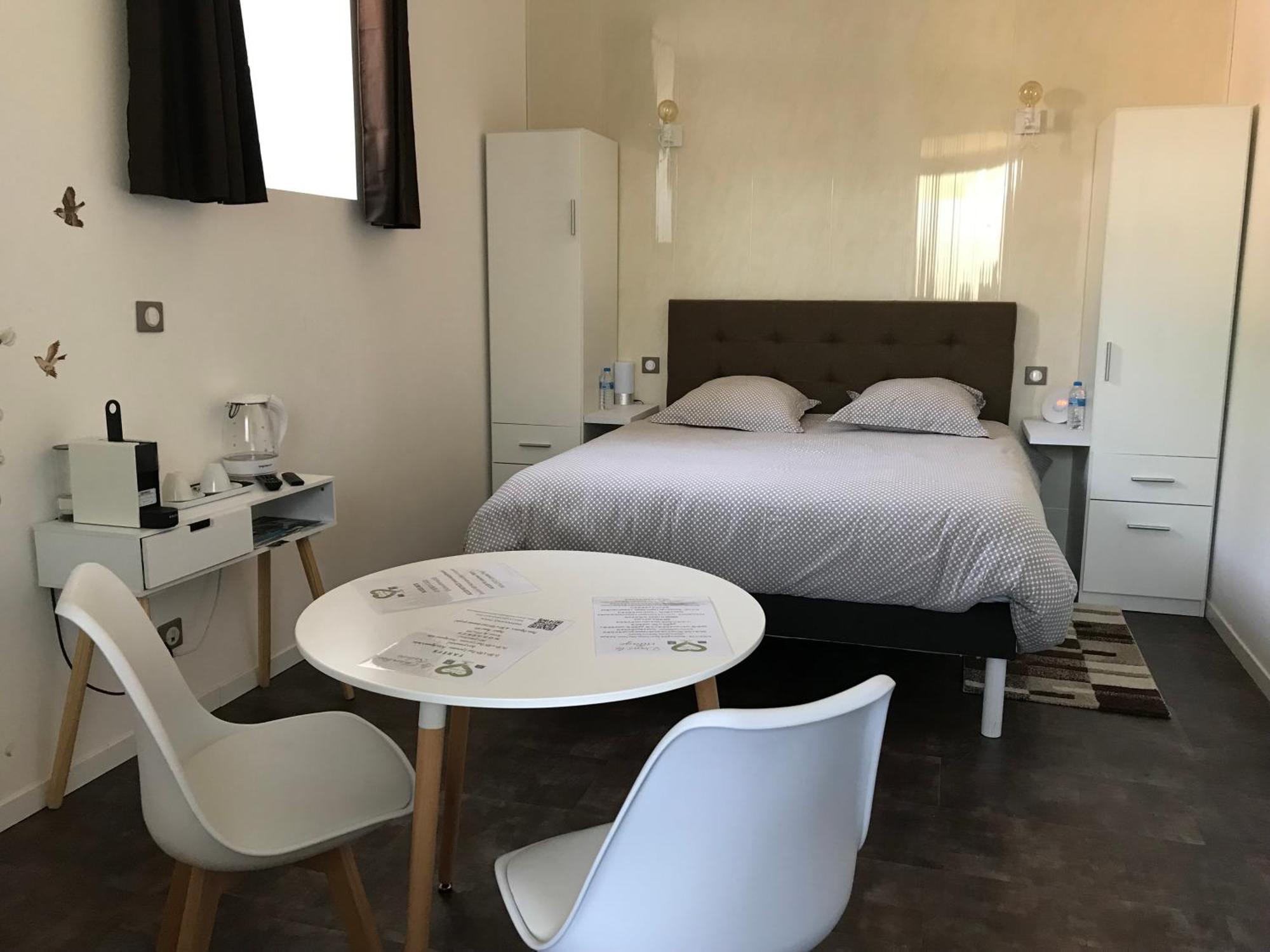 Maison D'Hotes Coeur D'Herault - Gite Et Chambres D'Hotes - Spa & Massages Peret Ruang foto